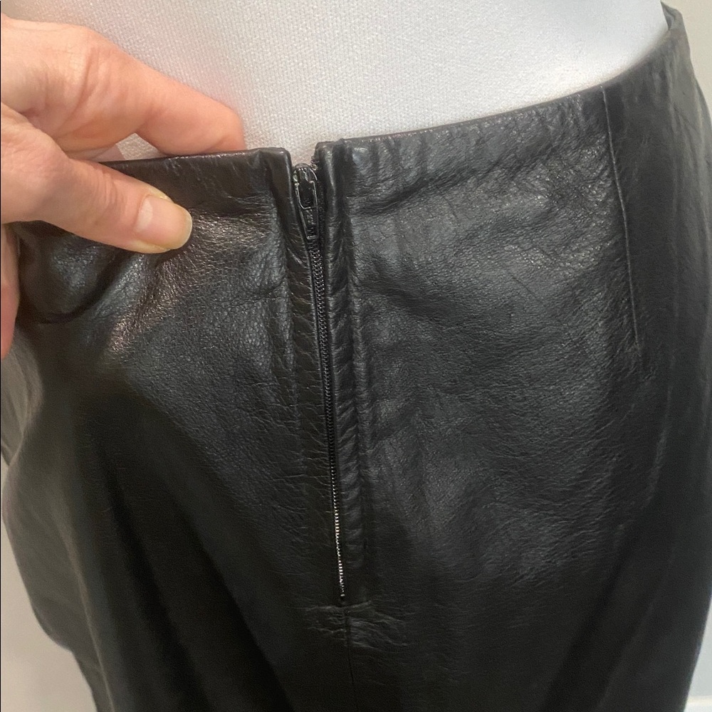 Danier Black Leather Pencil Skirt Side Slit Size 6 Knee Length - Picture 12 of 16
